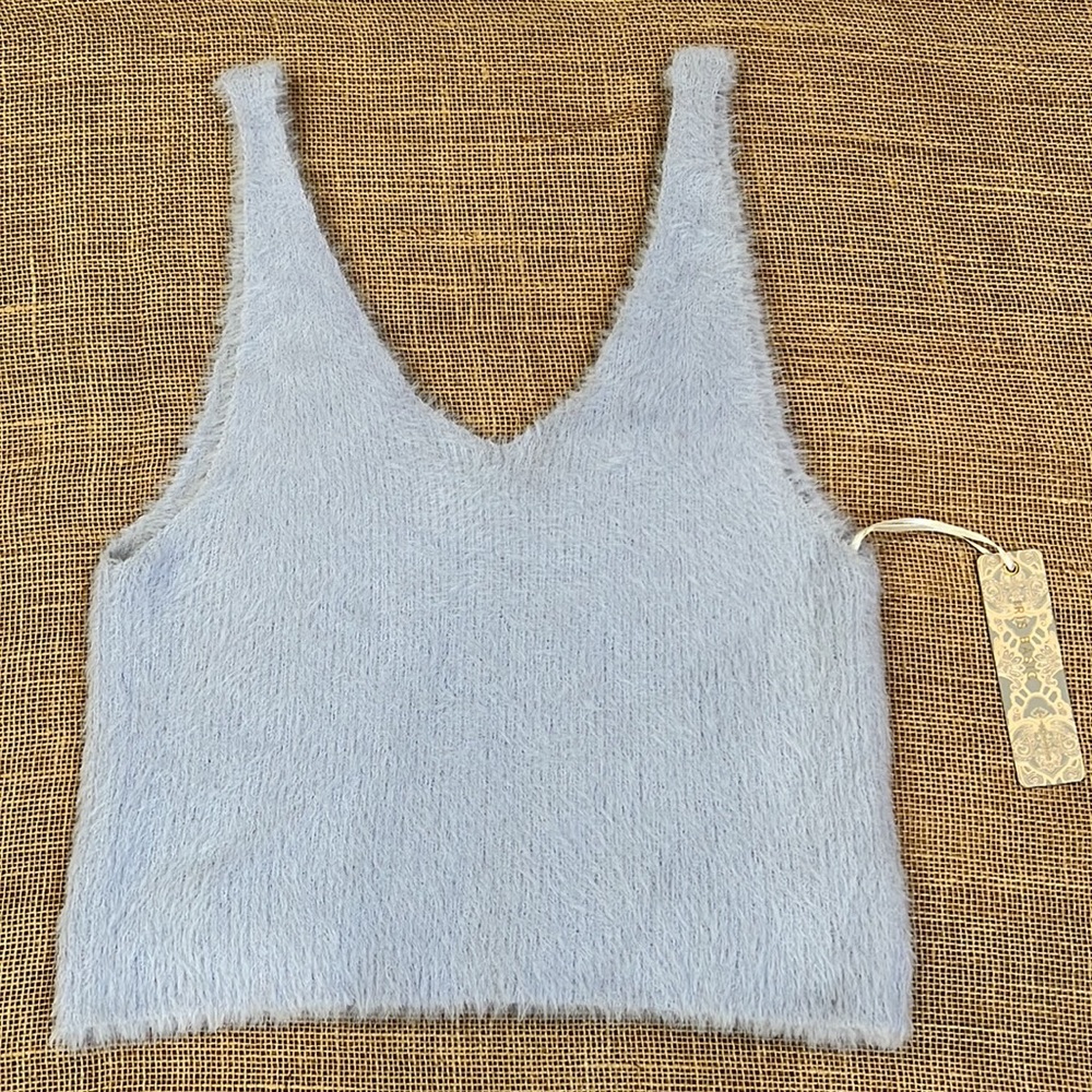 Iris Basics Periwinkle Blue Eyelash Fuzzy V Neck Tank Top Sweater XL NEW